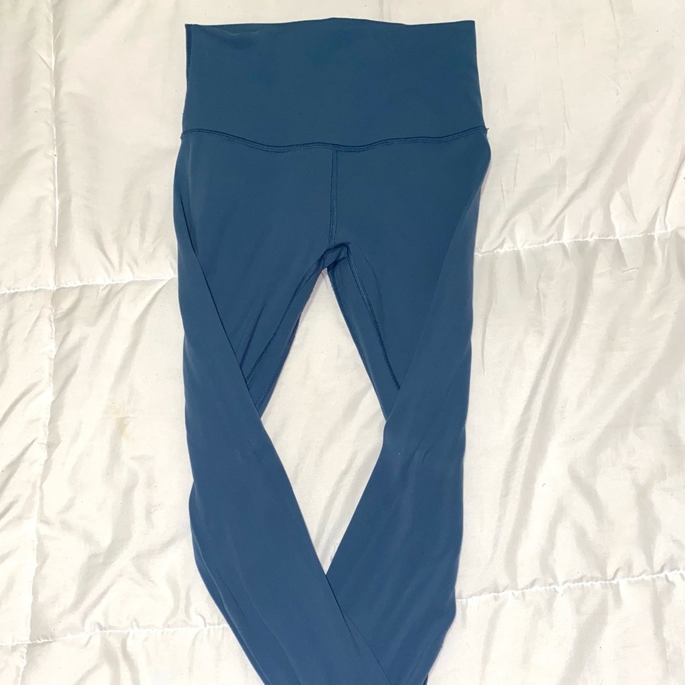 Lululemon Aligns 28”